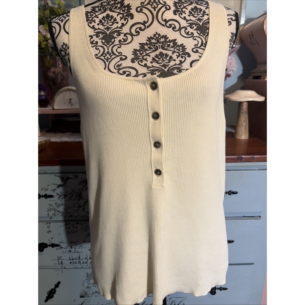 Banana Republic Supima Cotton Ribbed Tank Sz XL. Button.
